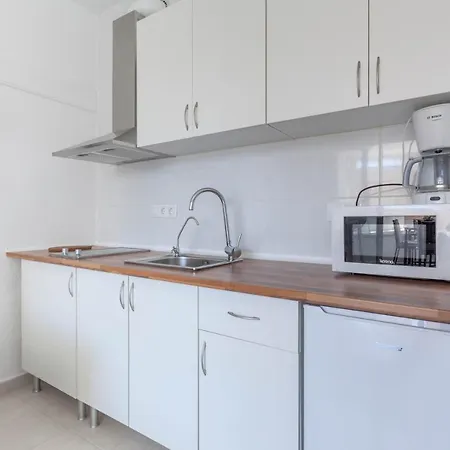 Apartment Palmeras In By Costarentals - Ref 56